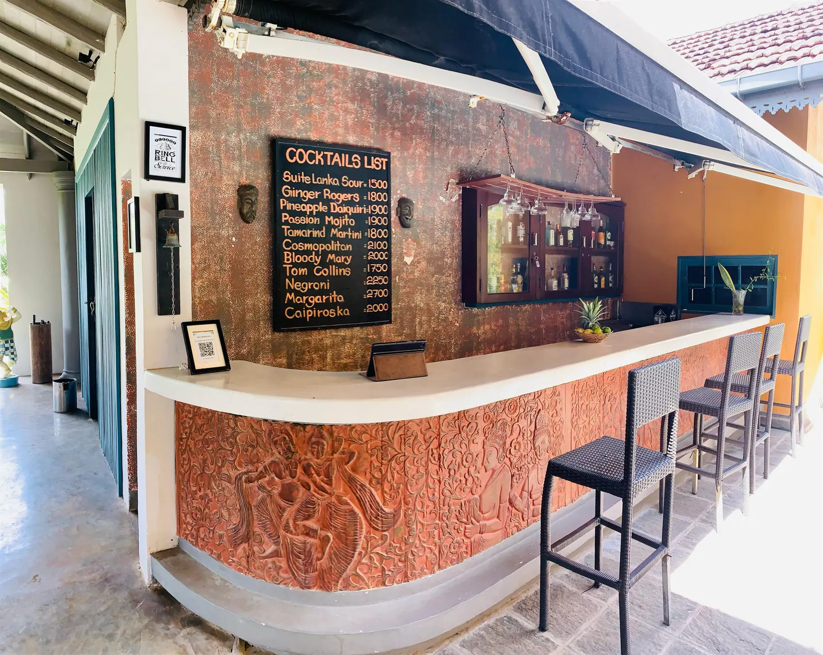 Roshan's Bar Cafe at Suite Lanka