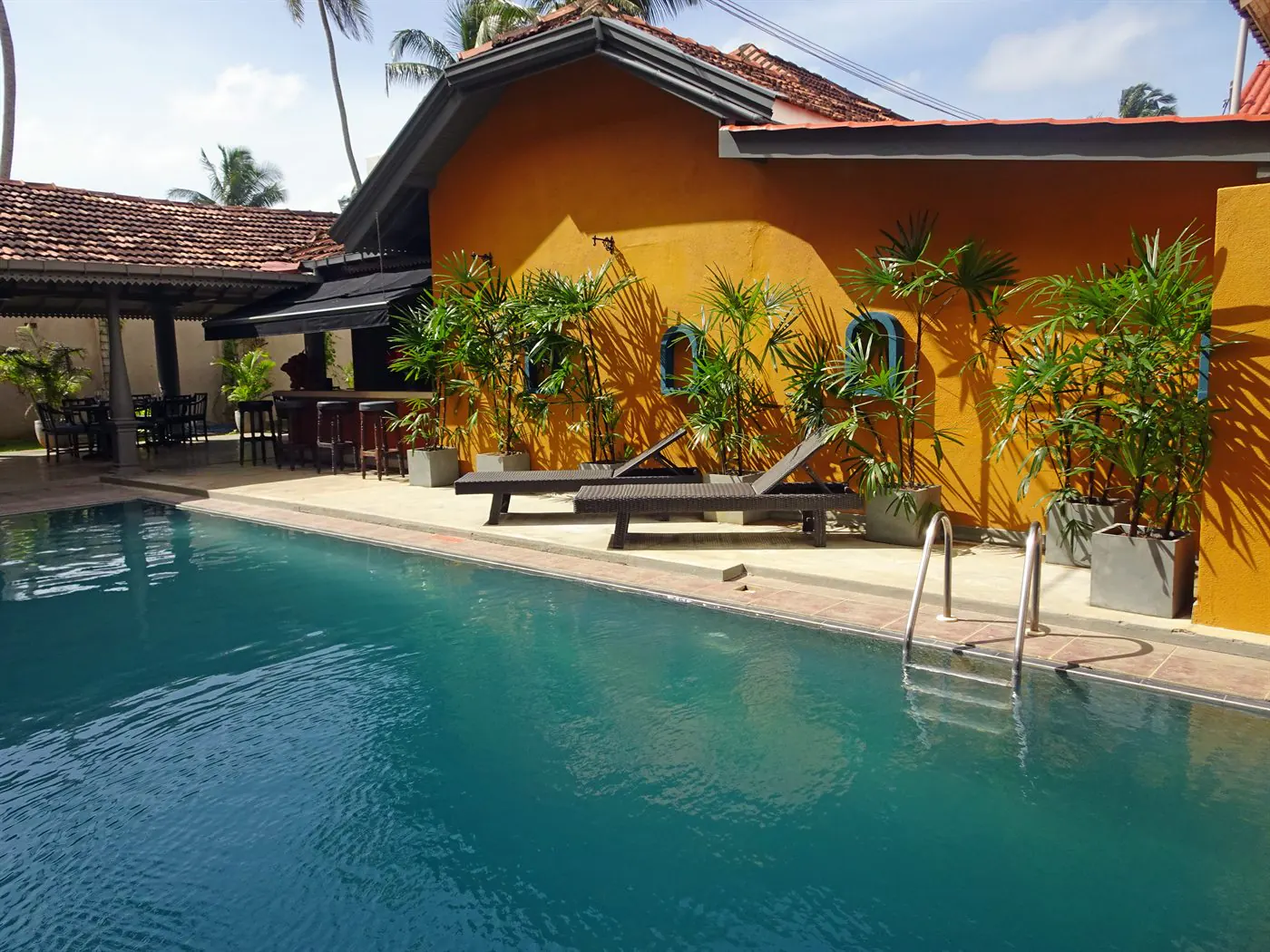 Poolside drinks and lounge