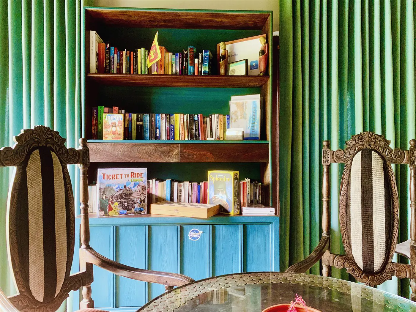 Suite Lanka library