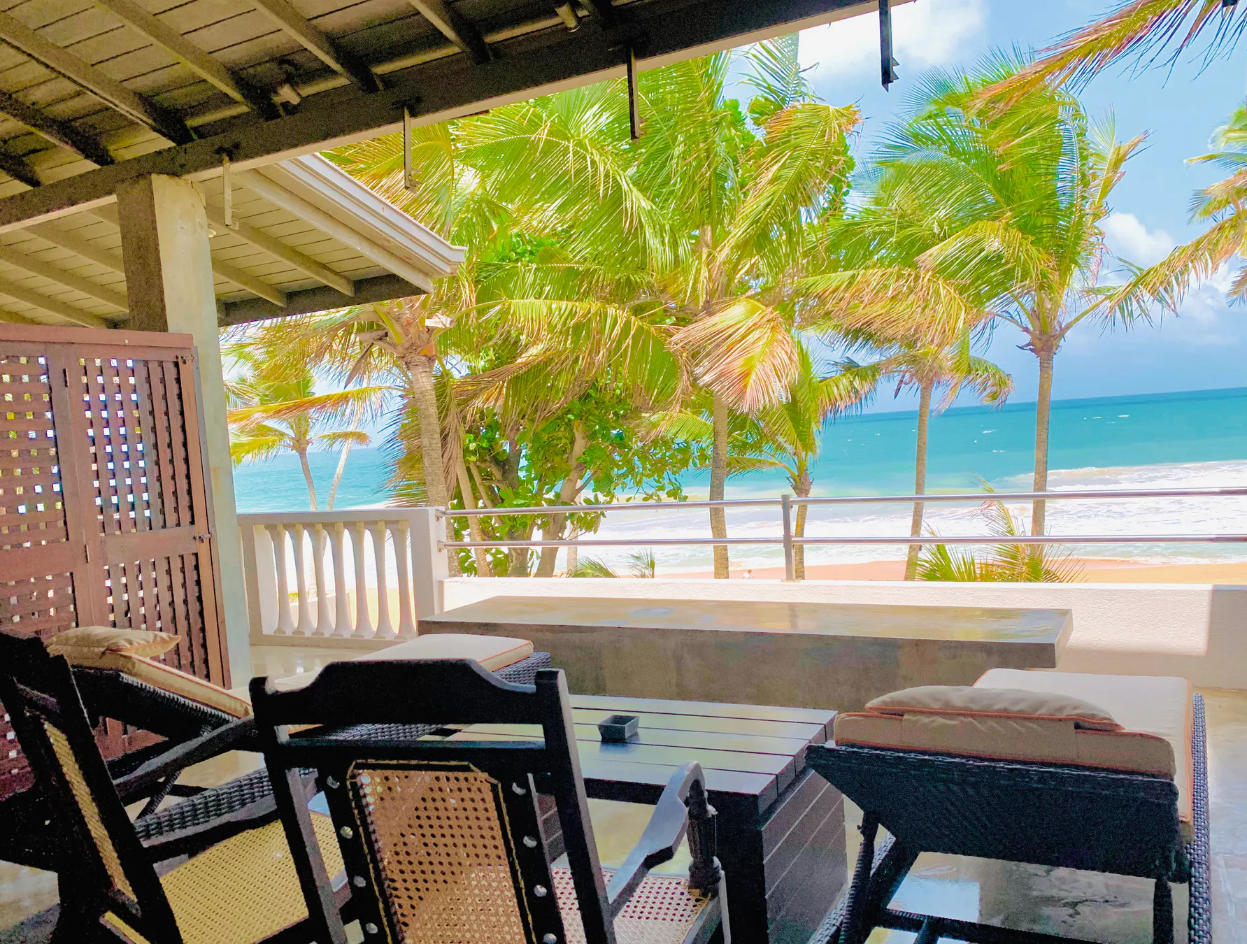 Penthouse Suite Executive veranda overlooking the ocean
